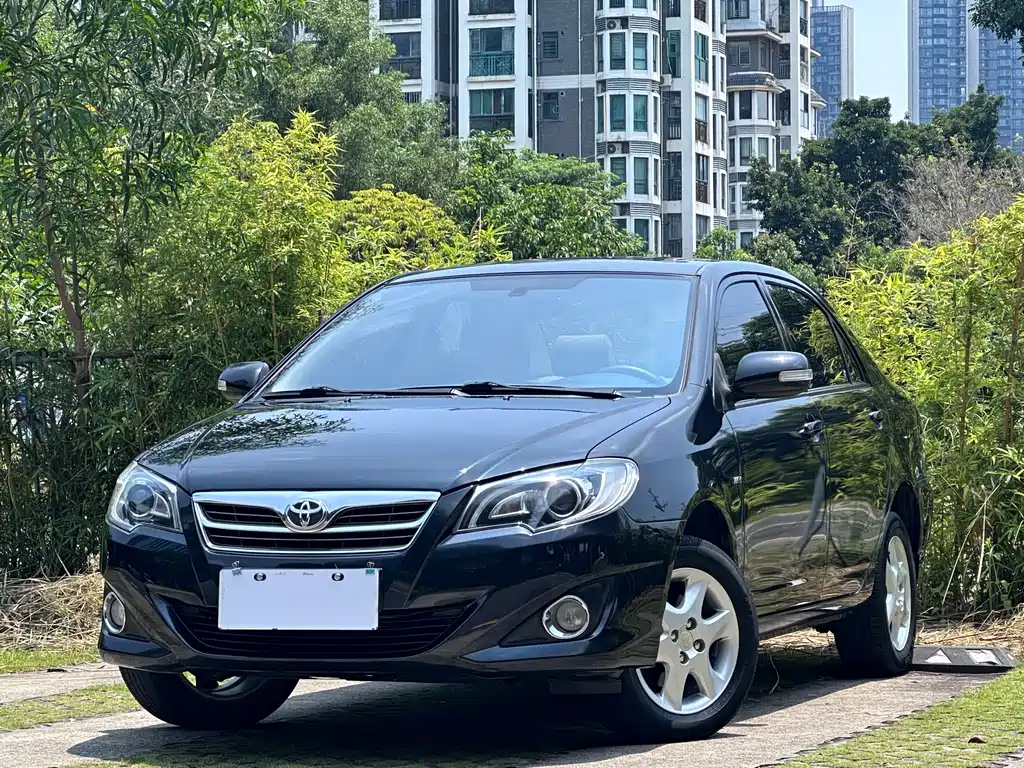 Toyota Corolla 2014 — фото 1