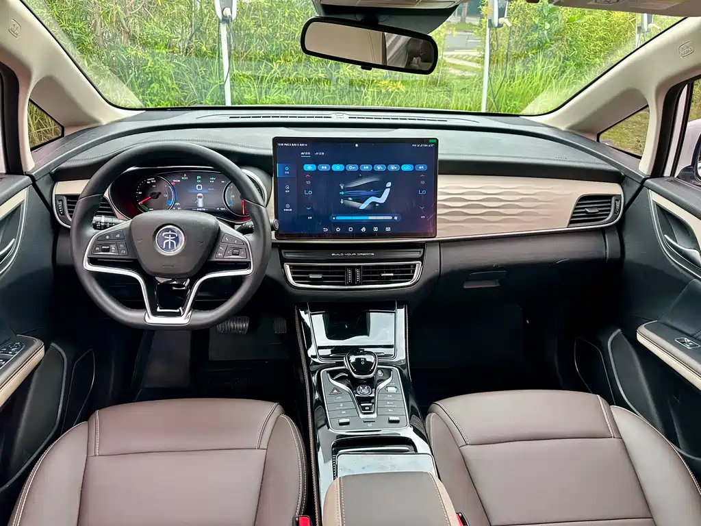 BYD MAX New Energy 2022 — фото 14