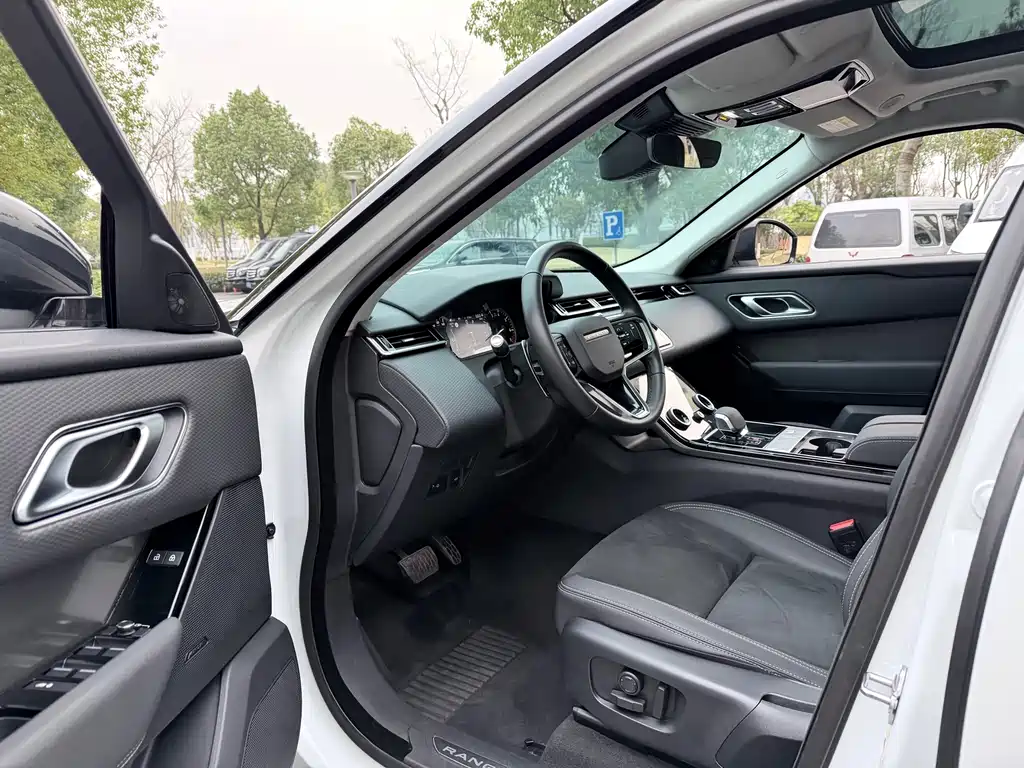 Land Rover Velar 2022