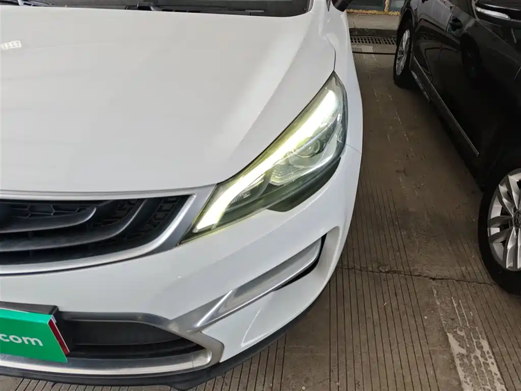 Geely Emgrand GS 2019 — фото 15