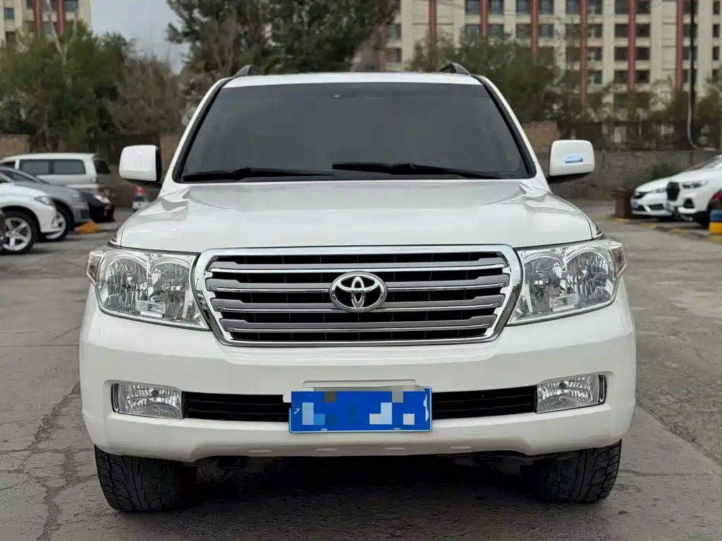 Toyota Land Cruiser 2011 — фото 2