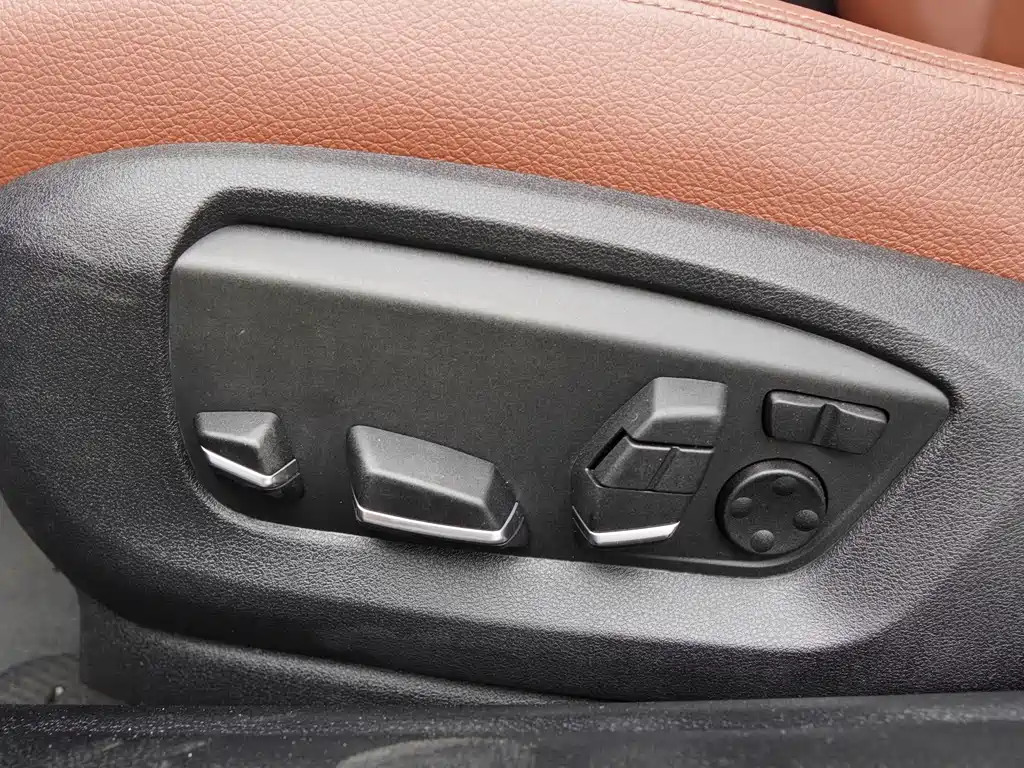 BMW 5 Series 2015 — фото 23