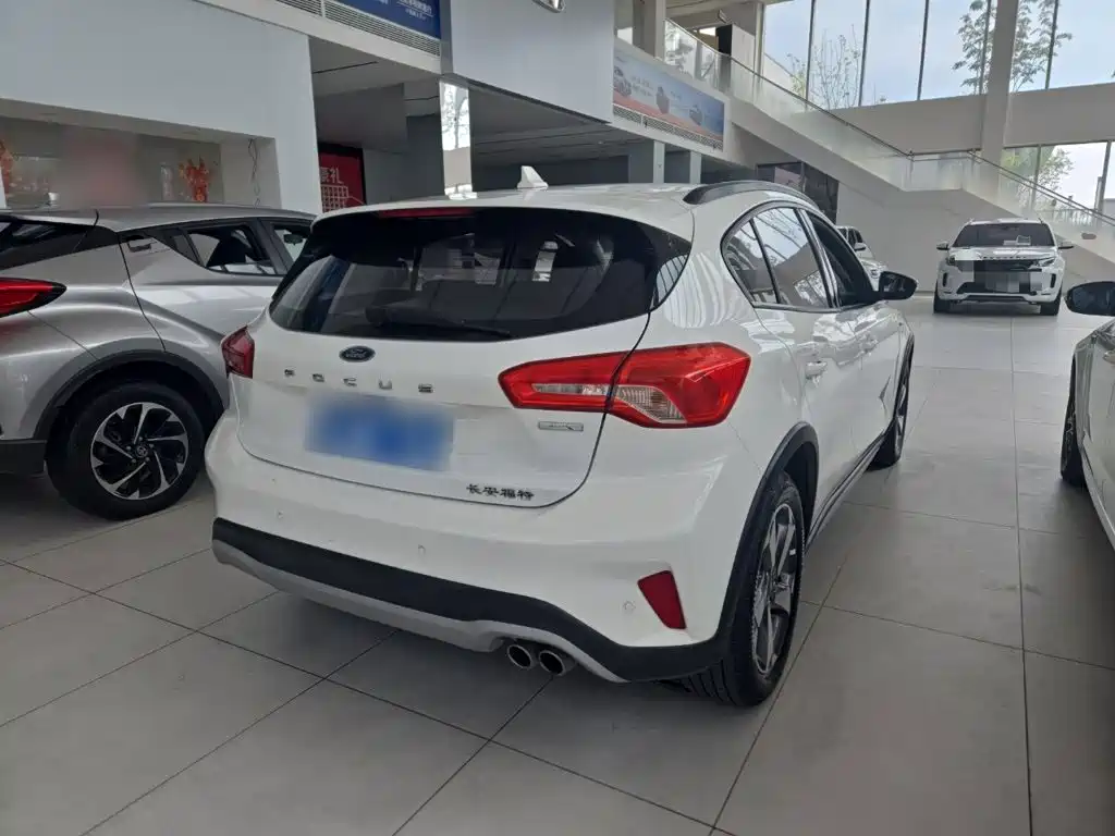 Ford Fox Active 2020 — фото 10