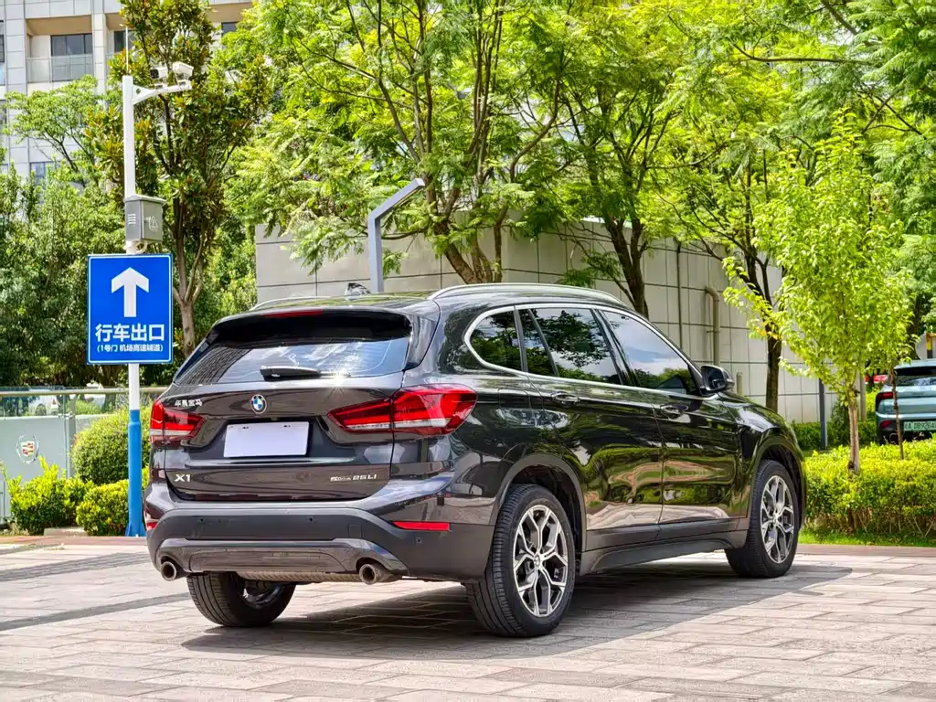 BMW X1 2022 — фото 7