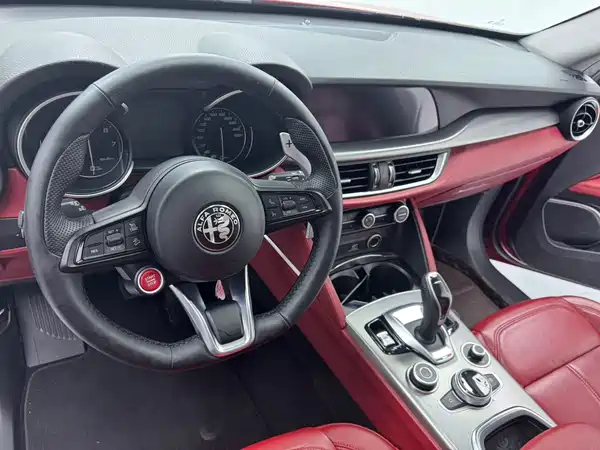Alfa Romeo Stelvio 2020