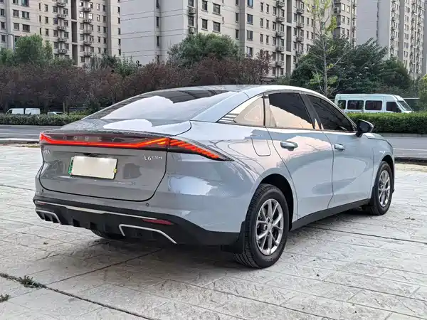 Geely Galaxy L6 2025