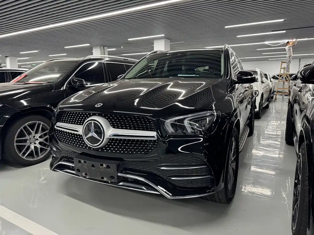 Mercedes-Benz GLE 2023 — фото 1