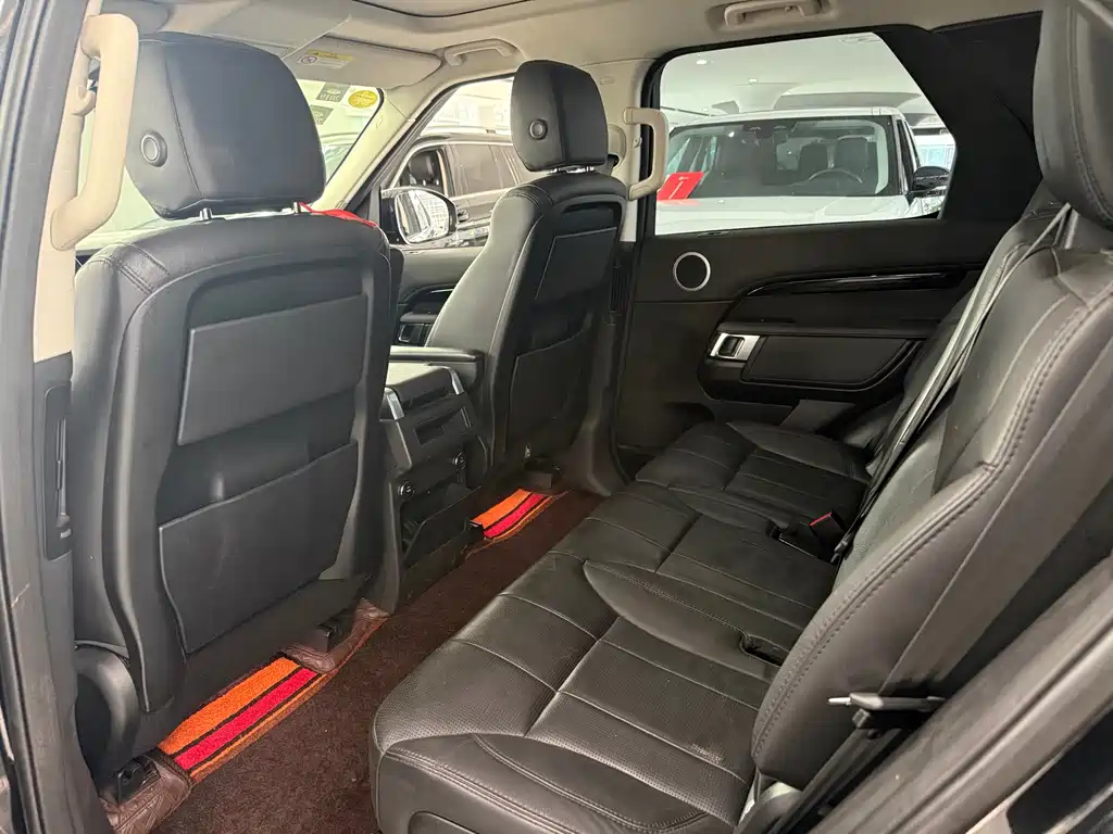 Land Rover Discovery 2017 — фото 10