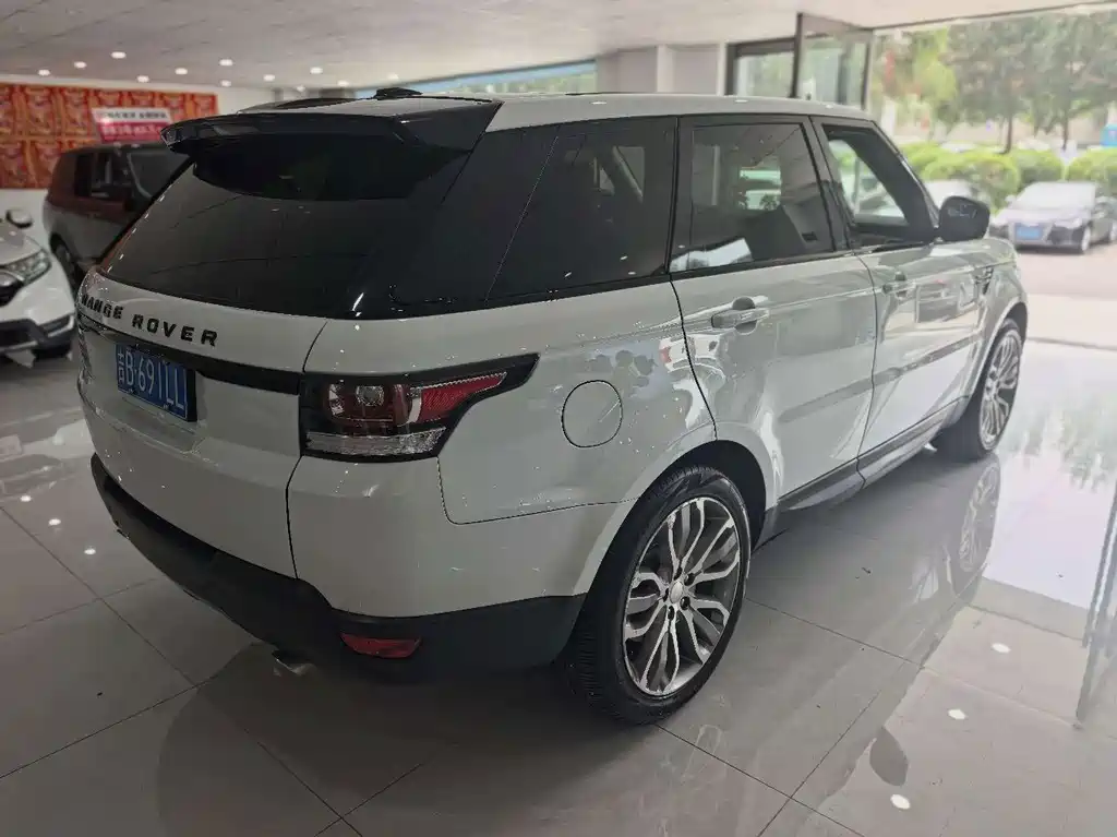 Land Rover Range Rover Sport 2015 — фото 9