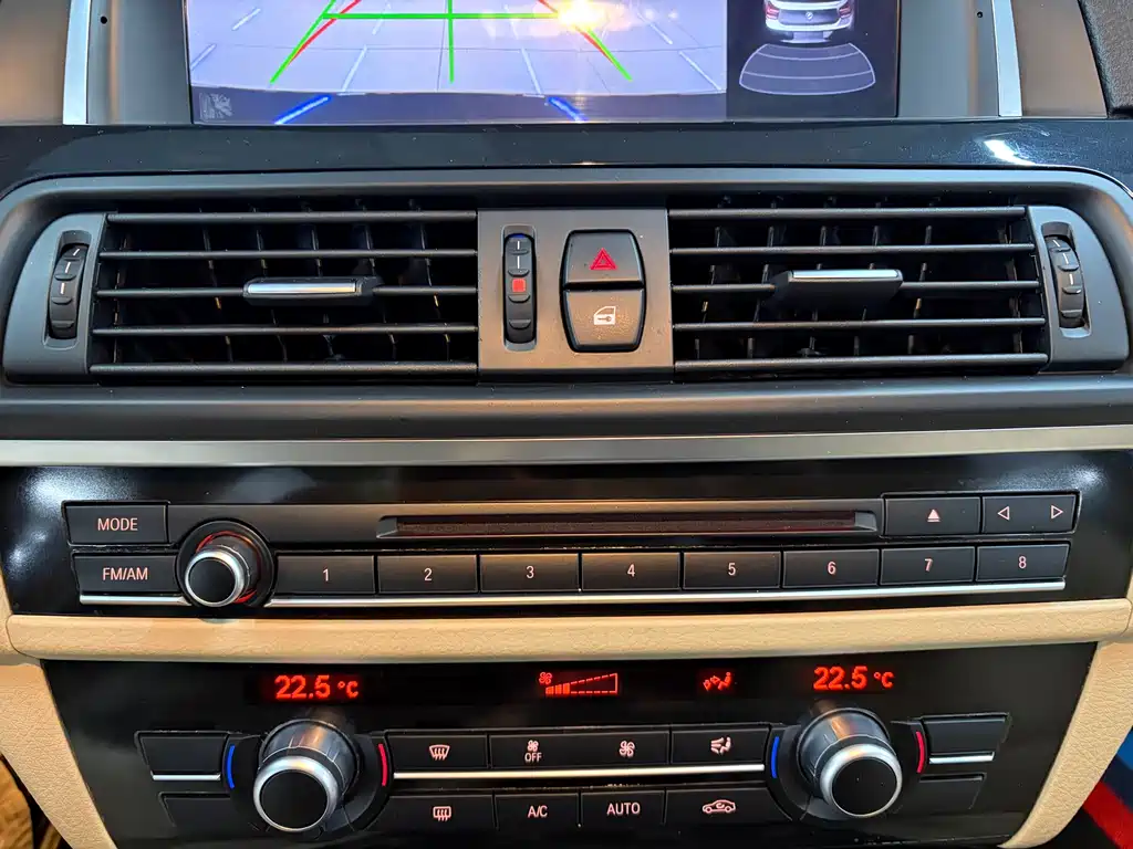 BMW 5 Series 2013 — фото 10