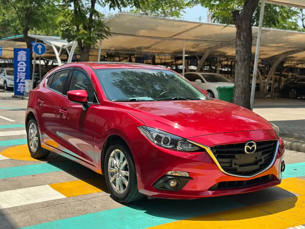 Mazda 3 Axela 2015