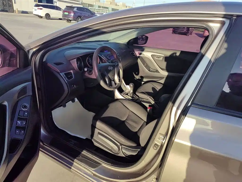 Hyundai Elantra Langdong 2016 — фото 11