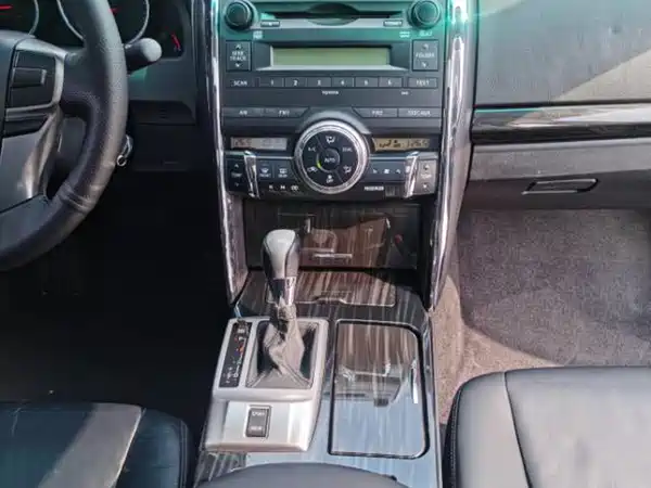 Toyota Reiz 2012