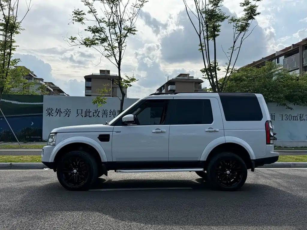 Land Rover Discovery 2019