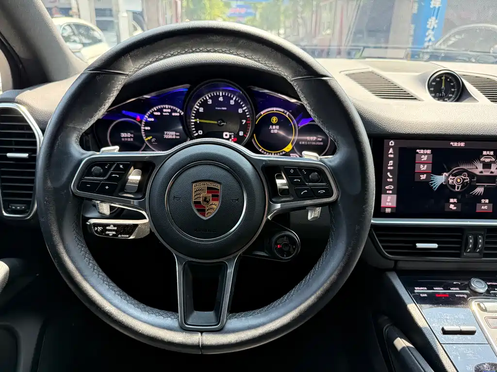 Porsche Cayenne New Energy 2020 — фото 13