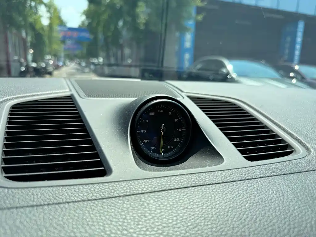 Porsche Cayenne New Energy 2020 — фото 16