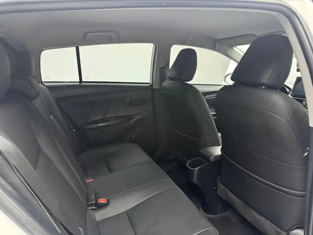 Toyota Yaris L 2022