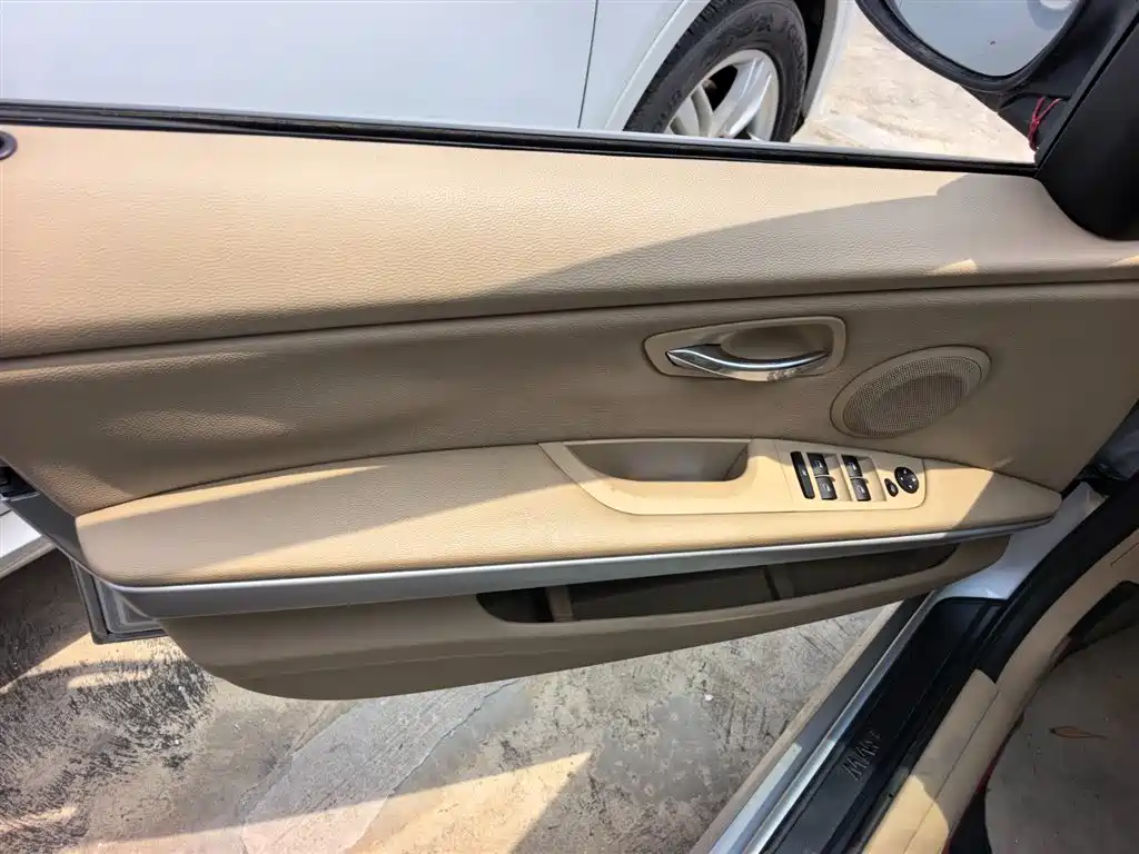 BMW 3 Series 2011