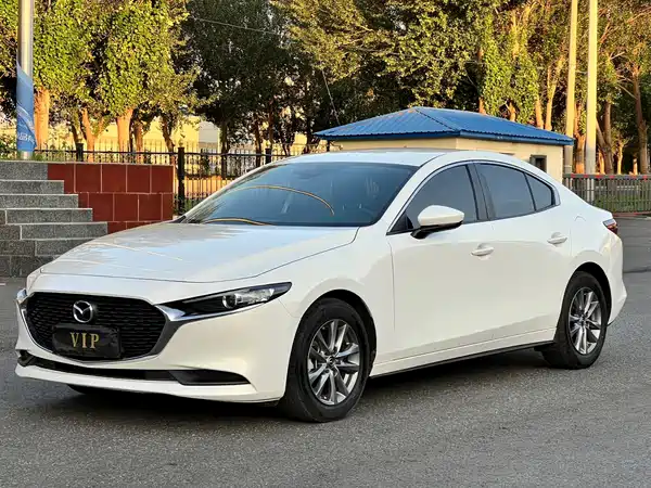 Mazda 3 Axela 2023