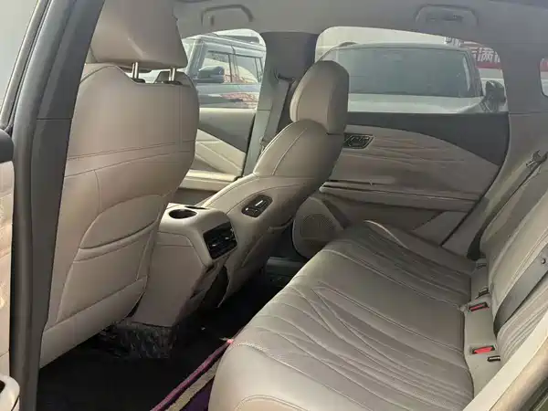 Geely Galaxy Starshine 8 2025