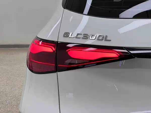 Mercedes-Benz GLC 2023