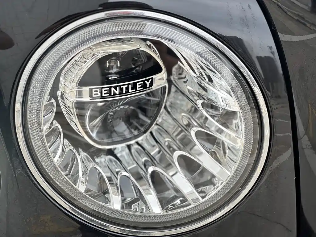 Bentley Mulsanne 2017 — фото 19