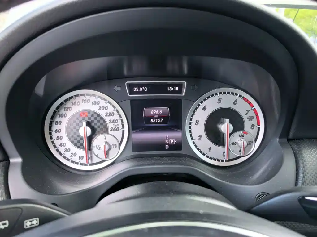 Mercedes-Benz A-Class 2015 — фото 12