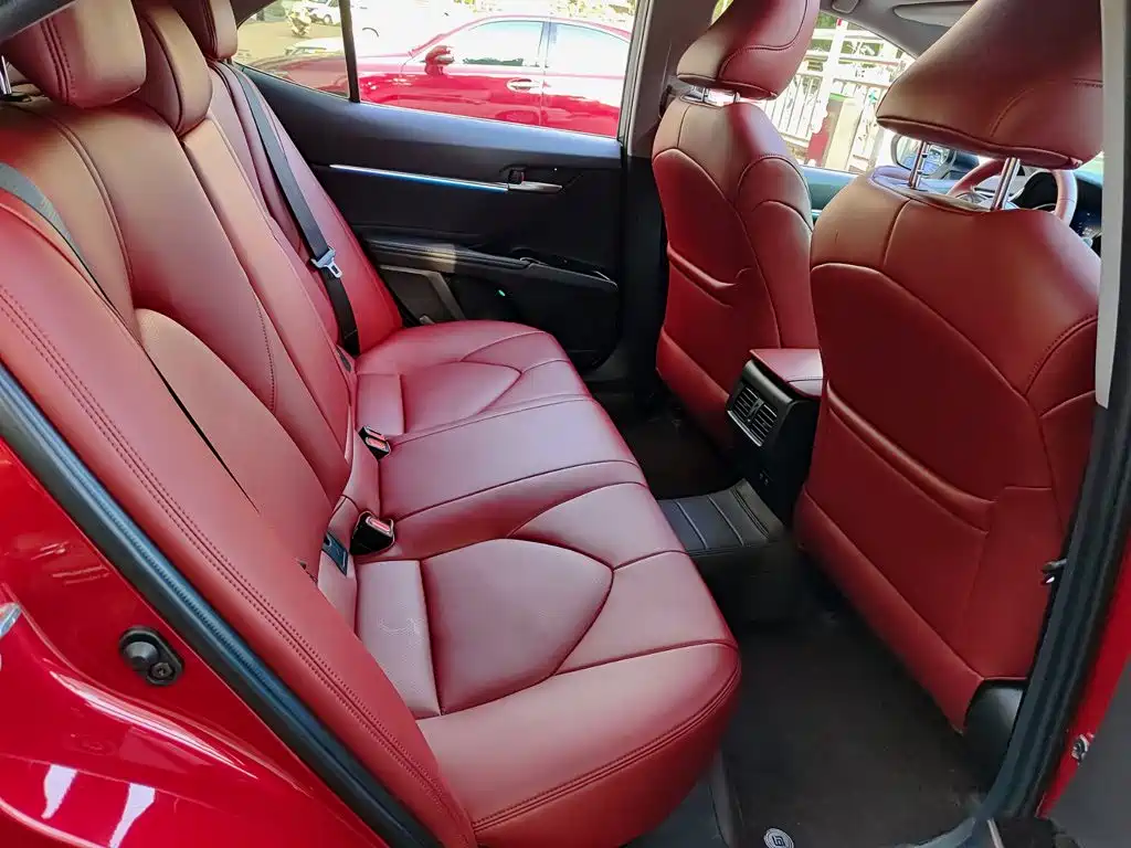 Toyota Camry 2020 — фото 11
