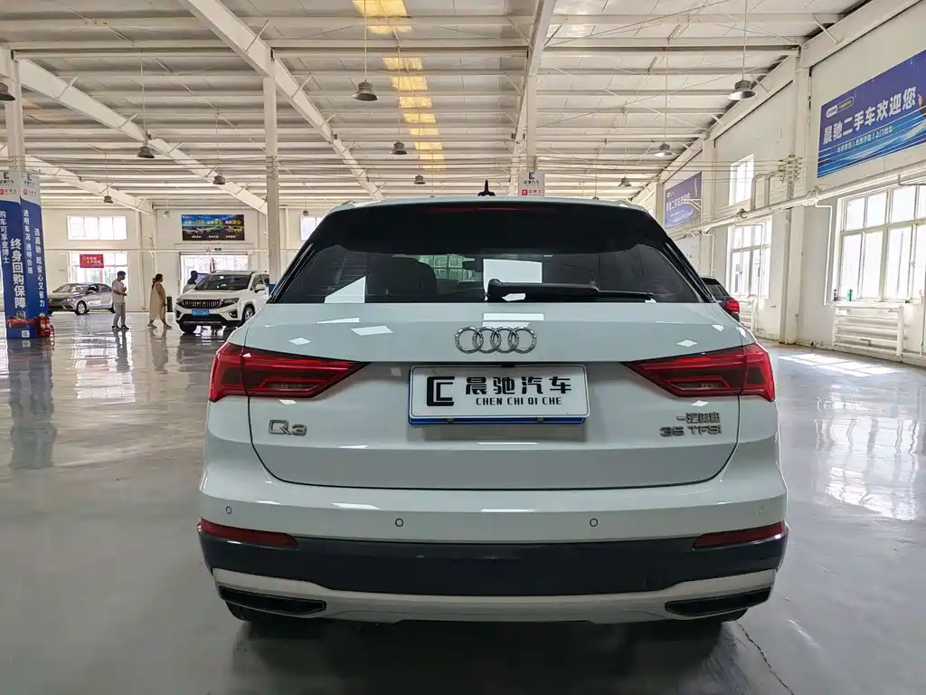 Audi Q3 2021 — фото 5
