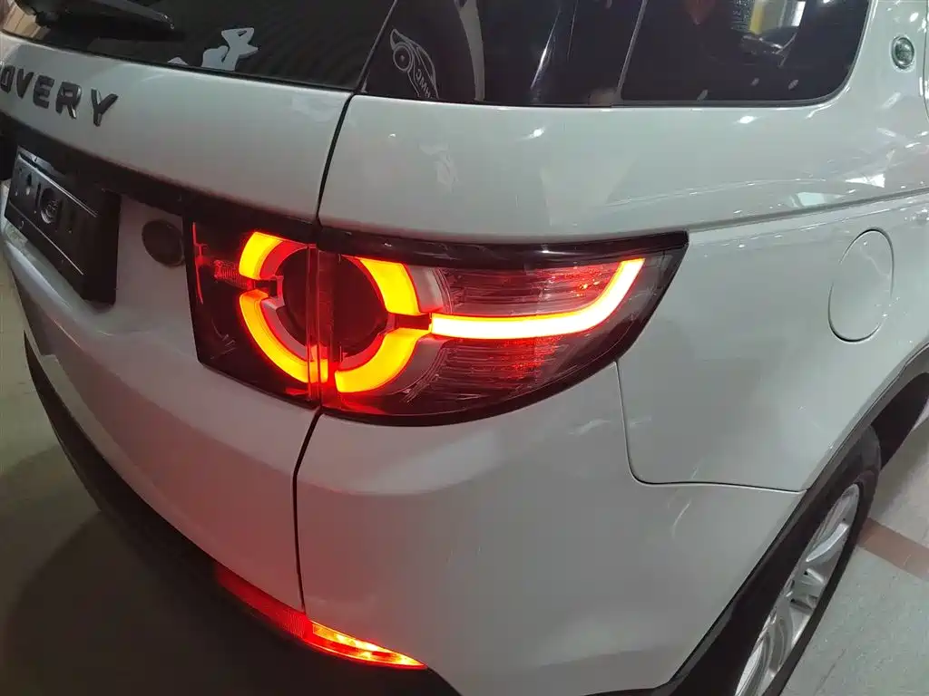 Land Rover Discovery Sport 2017 — фото 24