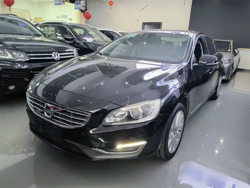 Volvo S60 2016 — фото 1
