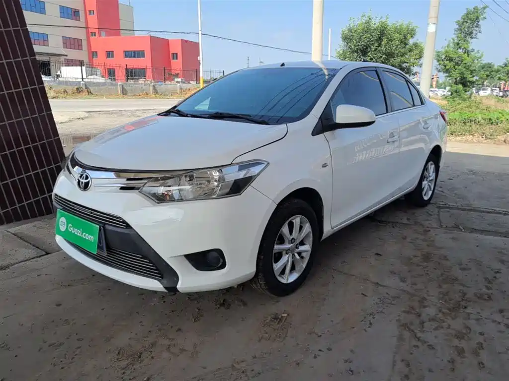 Toyota Vios 2015 — фото 1
