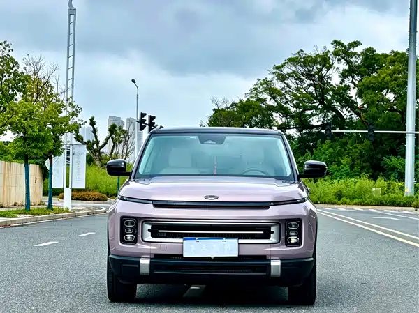 Geely ICON 2024