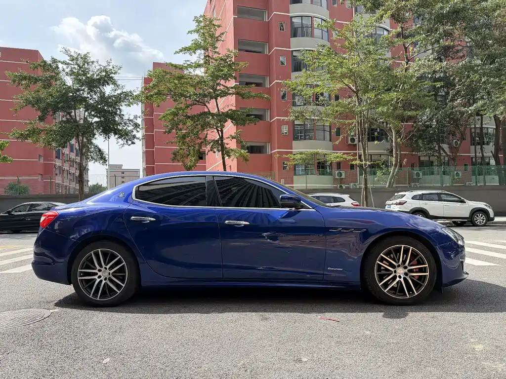 Maserati Ghibli 2020 — фото 9