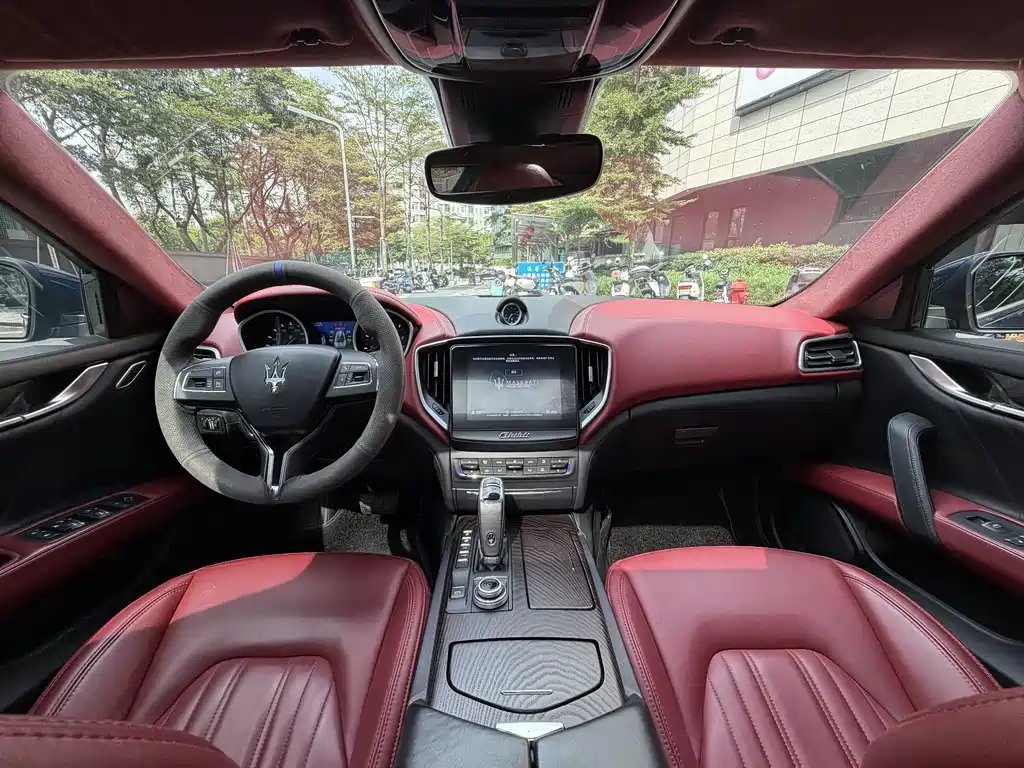 Maserati Ghibli 2020 — фото 15