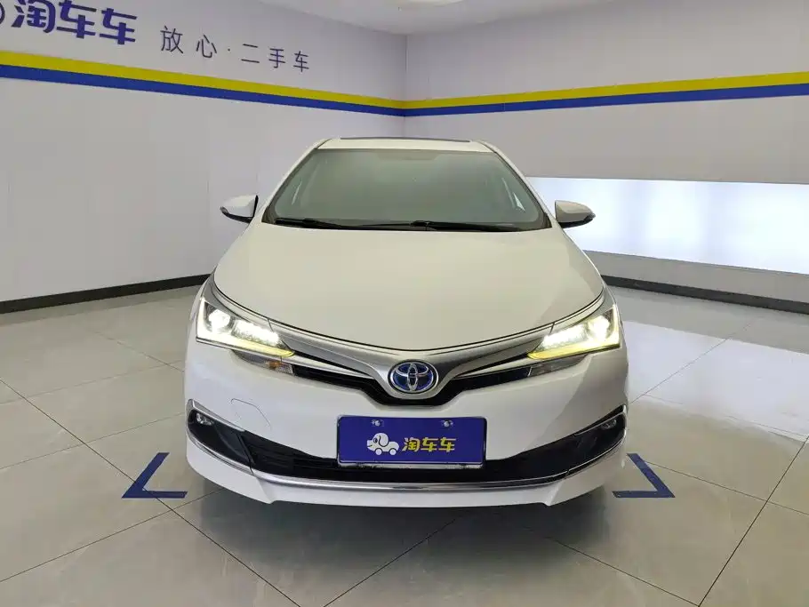 Toyota Corolla 2018 — фото 2