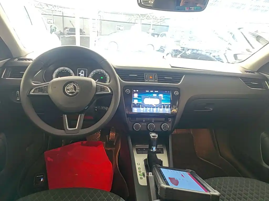 Skoda Octavia 2019 — фото 10