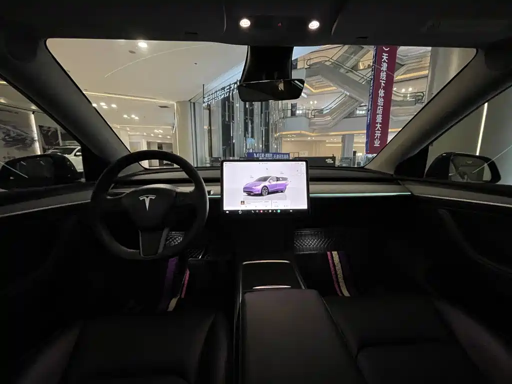 Tesla Model Y 2024 — фото 13