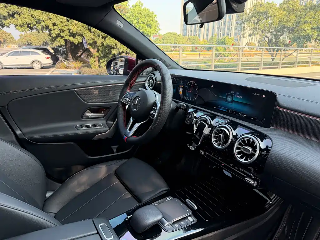Mercedes-Benz A-Class 2021 — фото 9
