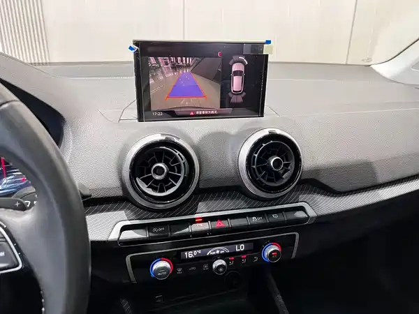 Audi Q2L 2023