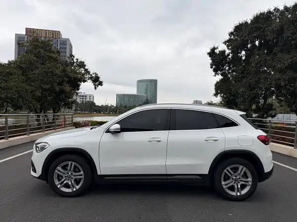 Mercedes-Benz GLA 2022
