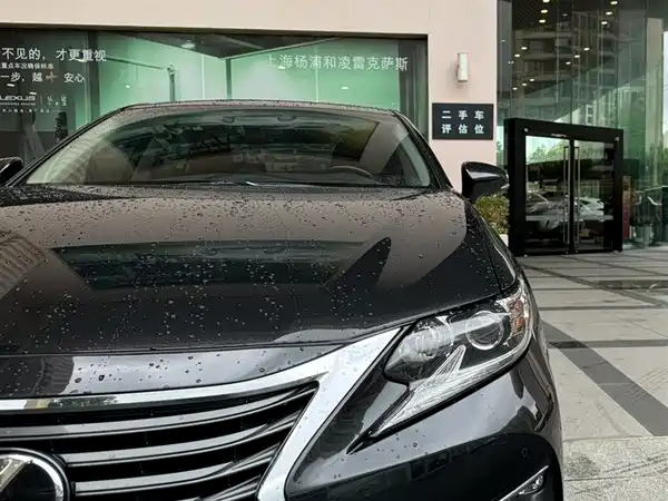 Lexus ES 2017