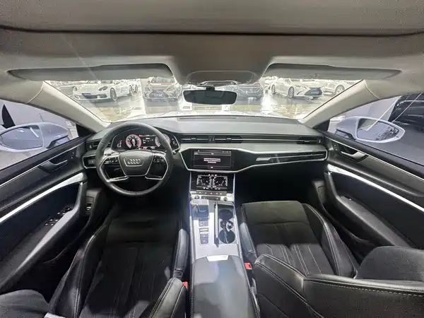 Audi A7L 2023