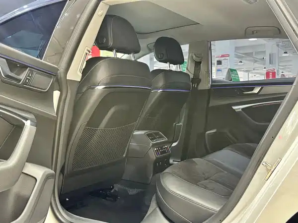 Audi A7L 2023