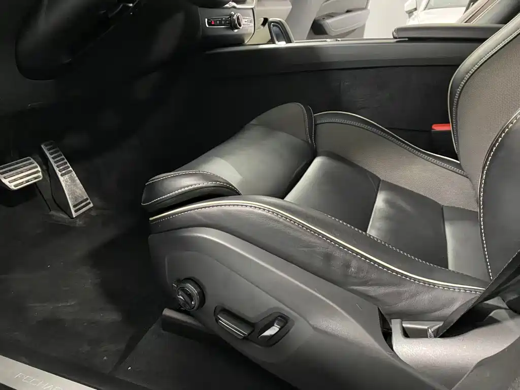 Volvo XC60 PHEV 2021 — фото 16