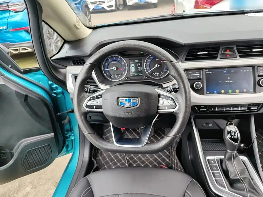 Geely Vision X3 2020 — фото 11
