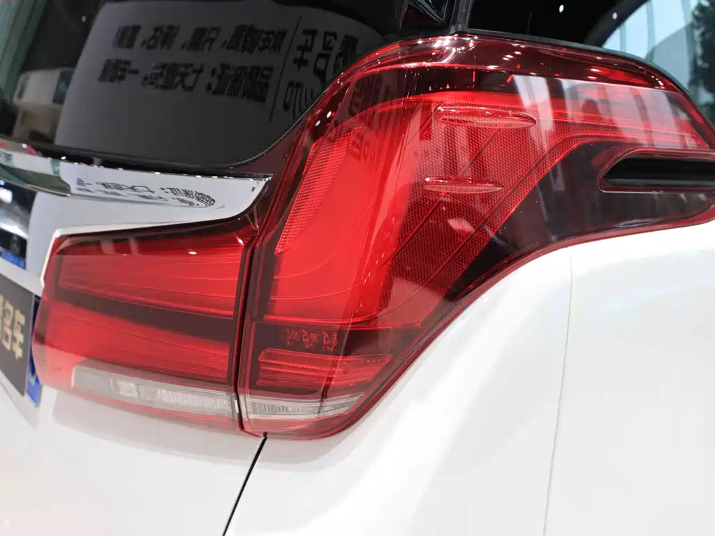 Toyota Alphard 2020 — фото 50