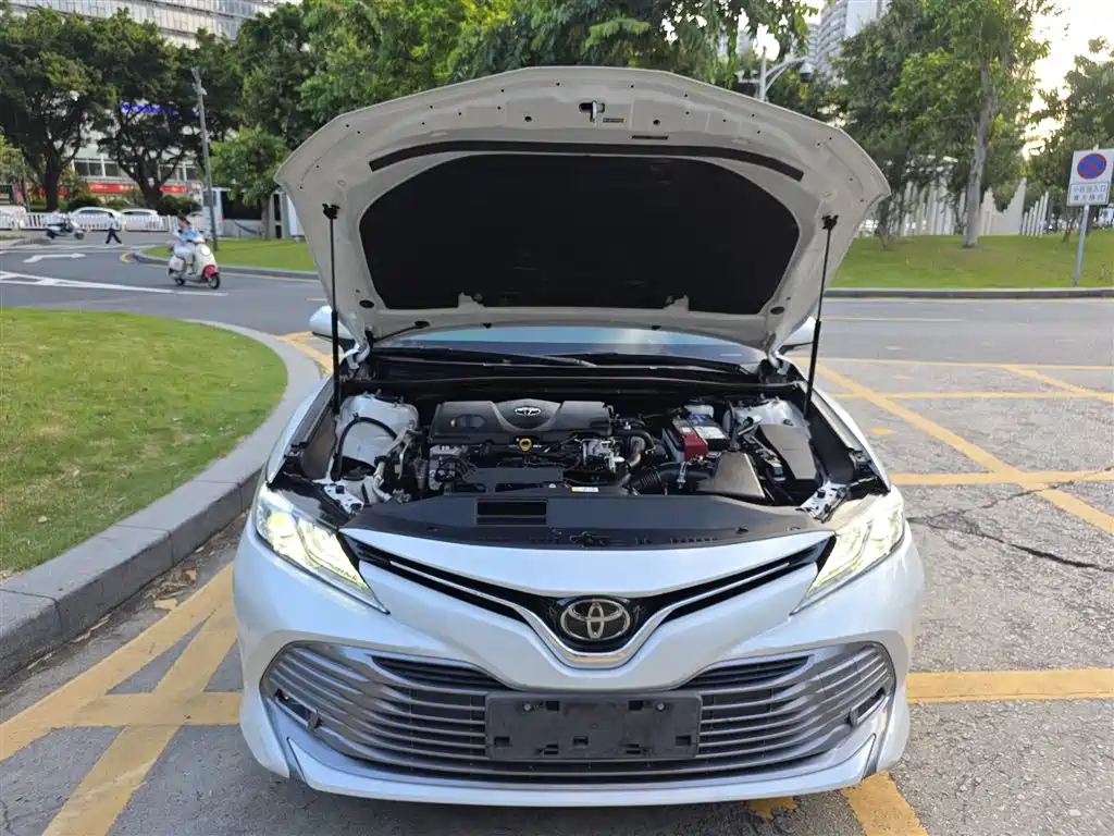 Toyota Camry 2020 — фото 18