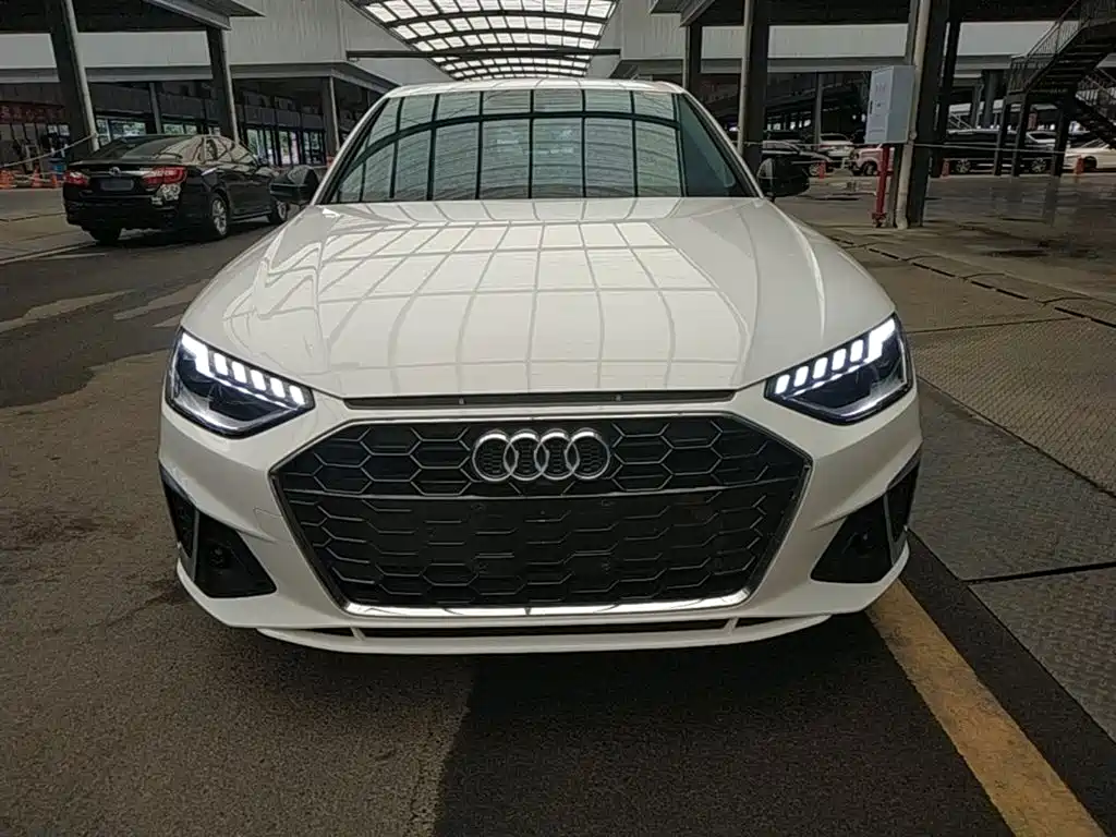 Audi A4L 2023 — фото 3