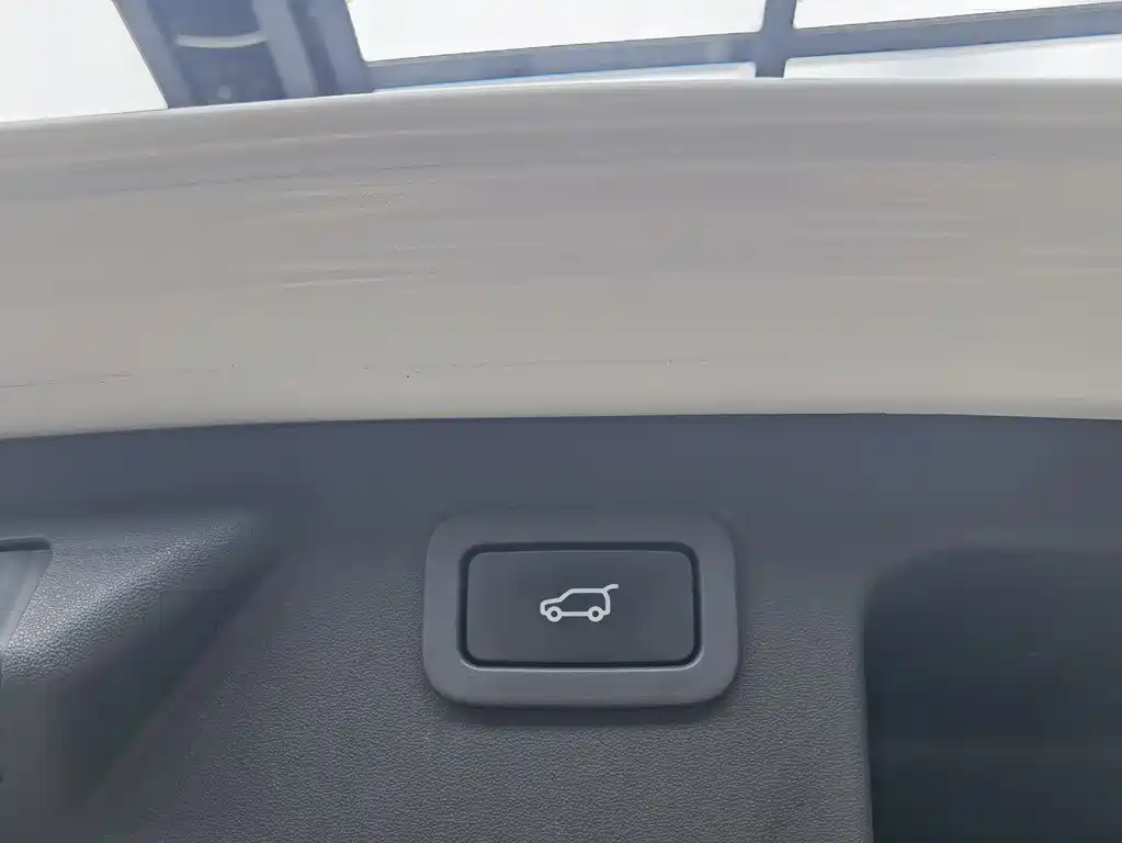 Land Rover Discovery Sport 2015 — фото 15